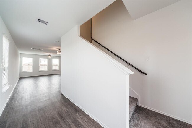 Building Photo - 26047 Steele Flower Dr