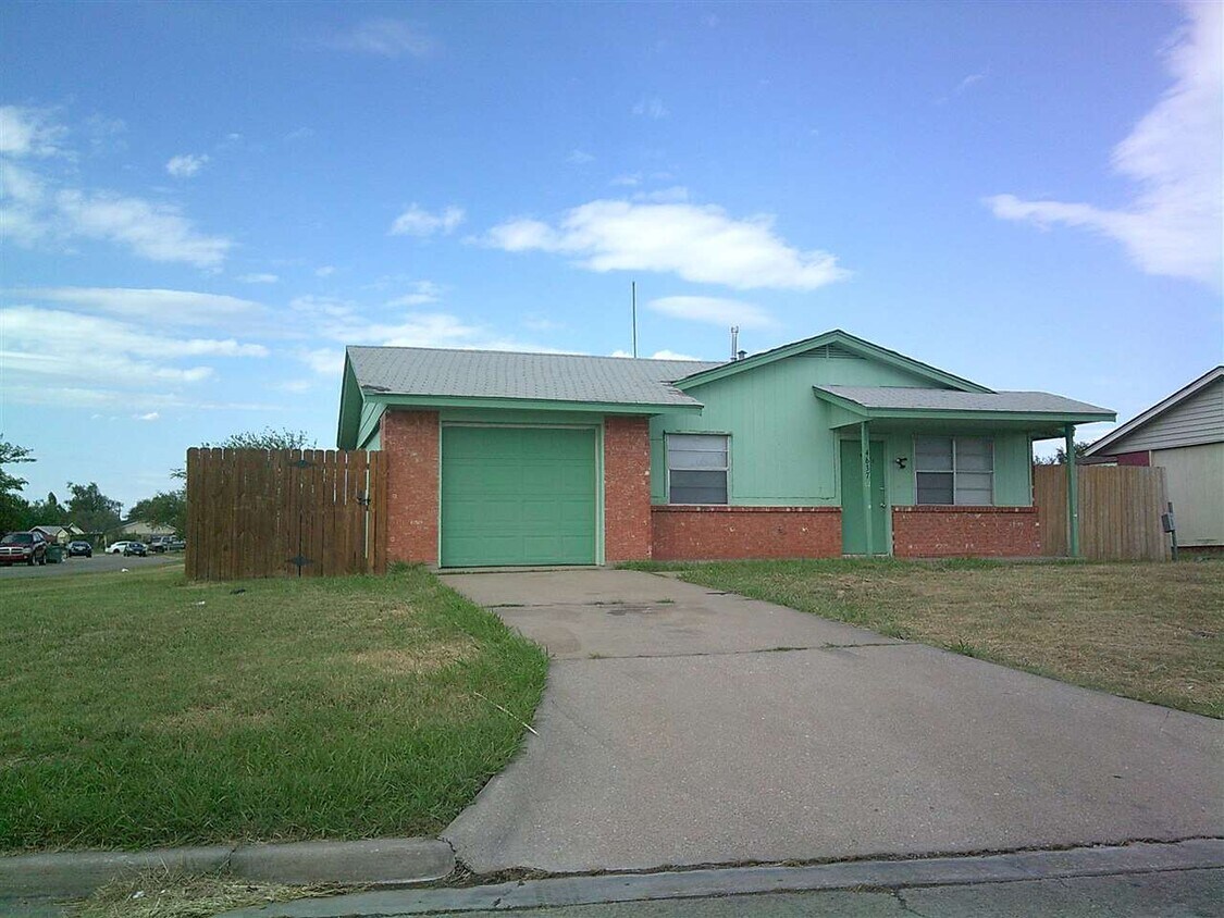Primary Photo - 4637 SW K Ave