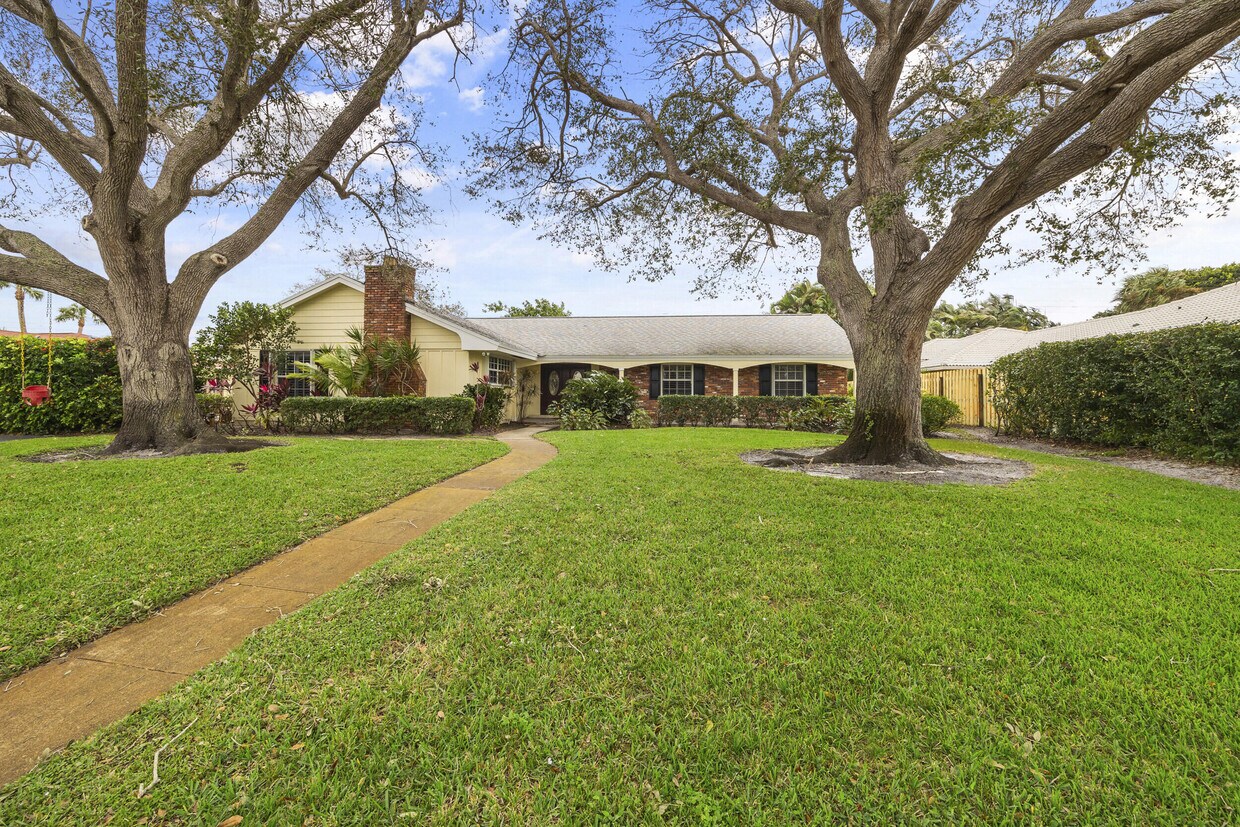 Foto principal - 222 Fairway W
