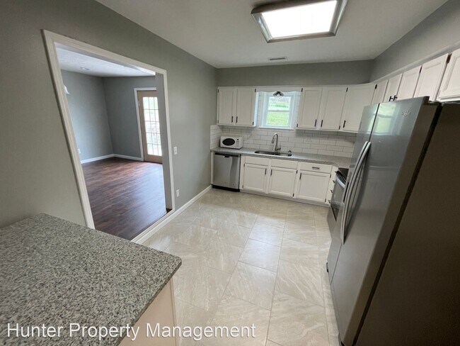 Foto del edificio - 3 br, 1.5 bath House - 2440 Terrill Creek Rd