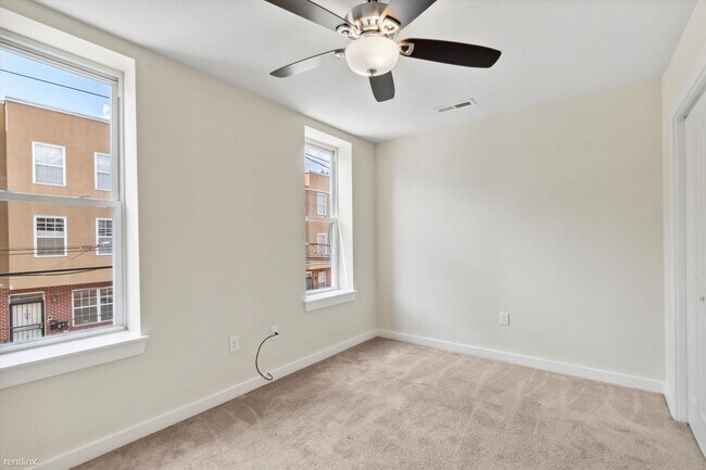 Foto del edificio - 3 br, 2 bath Duplex - 1947 N 18th St Unit 2