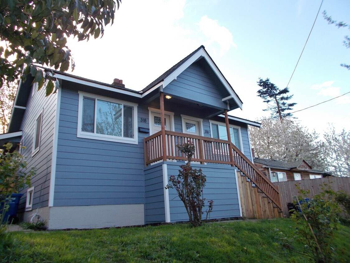 Primary Photo - Squire Park/Cherry Hill 2 Bedroom, 1 Bath ...