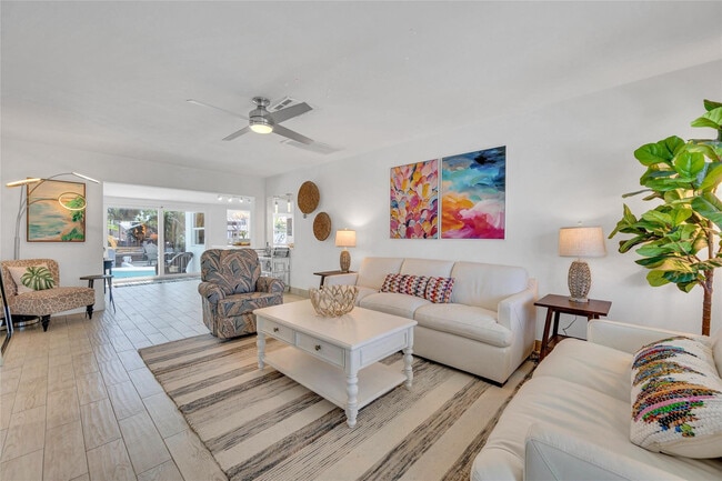 Building Photo - 1300 Mango Isle