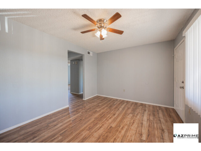 Foto del edificio - Bright and Cozy 2/1 Apache Junction Fourpl...