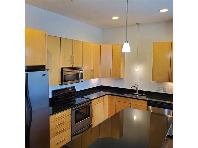 Building Photo - 533 Snelling Ave S