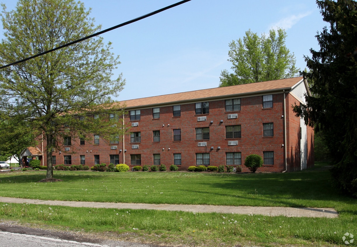 Building Photo - R J Gordon Manor Apartments