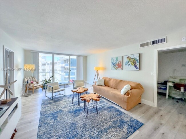Foto del edificio - 2030 S Ocean Dr