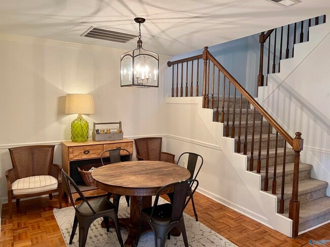 Building Photo - 327 Chateau Dr SW