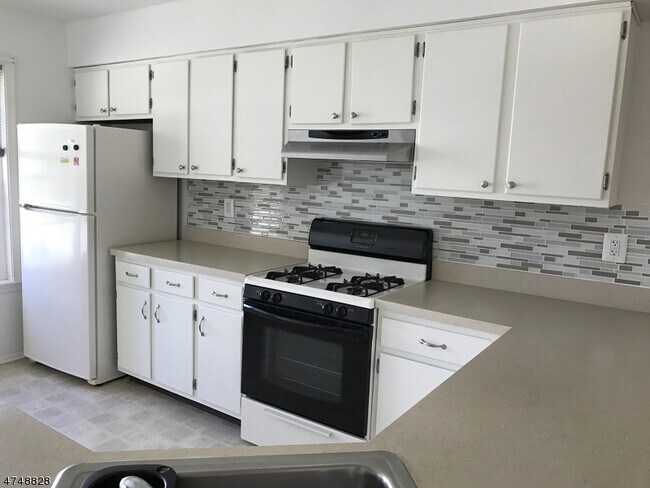 Foto del edificio - 14 Homestead Ln