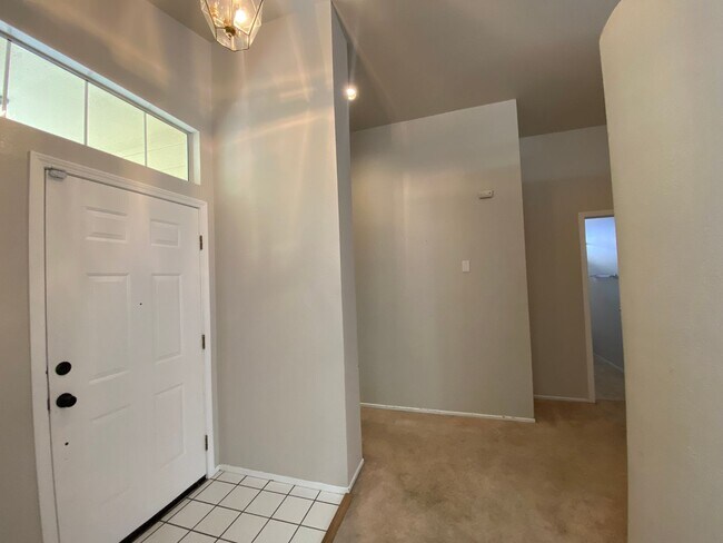 Foto del edificio - Open Floor Plan, 3 Bed, 2 Bath Home