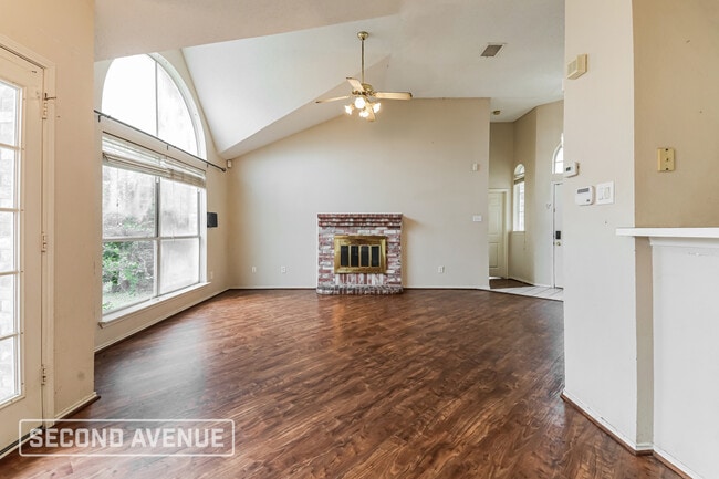 Building Photo - 2124 Amber Springs