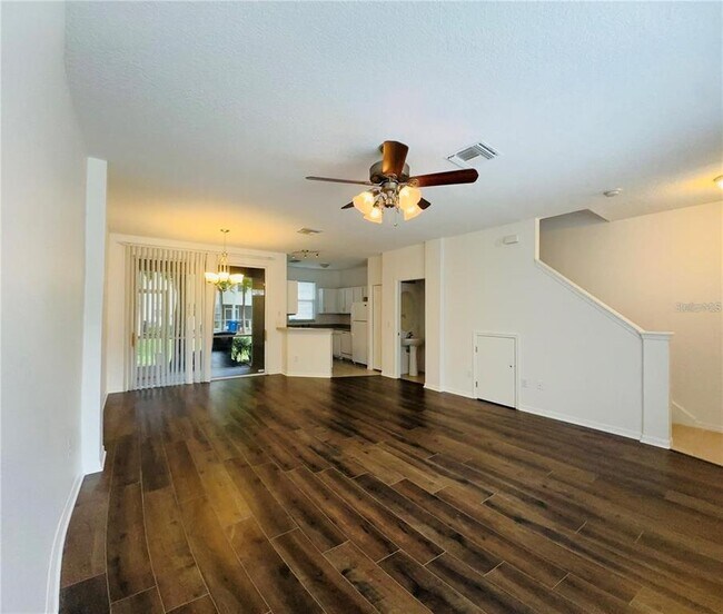 Foto del edificio - 207 Golden Pond Ct