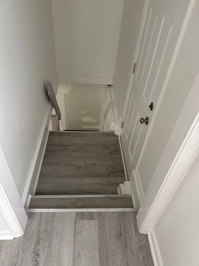 Foto del edificio - 1115 Winfield Ave