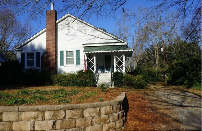 Building Photo - 915 Brandon Ave