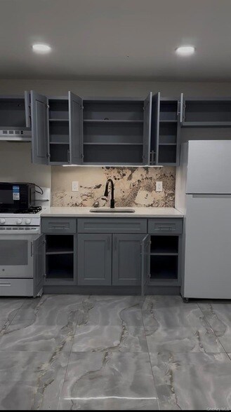 Photo - 49 Gladys St Apartment