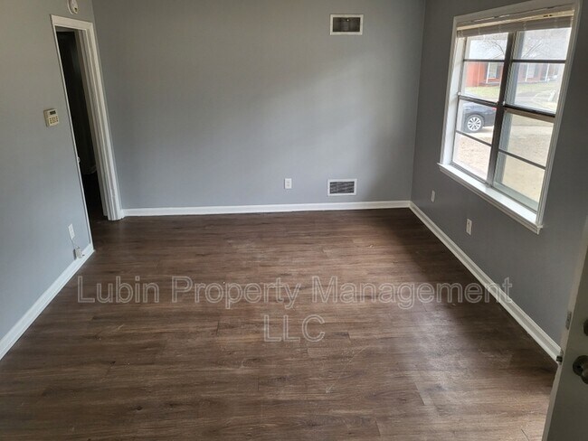 Building Photo - 2028 Belover Dr