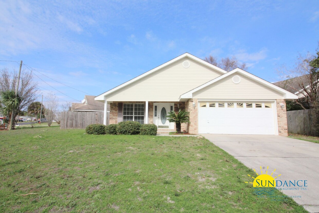 Primary Photo - Great 3 Bedroom Home in Mary Esther!