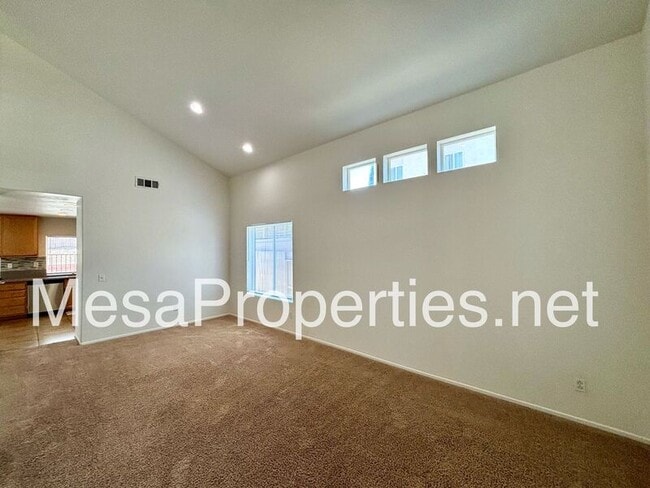 Building Photo - 14027 Silver Creek Way