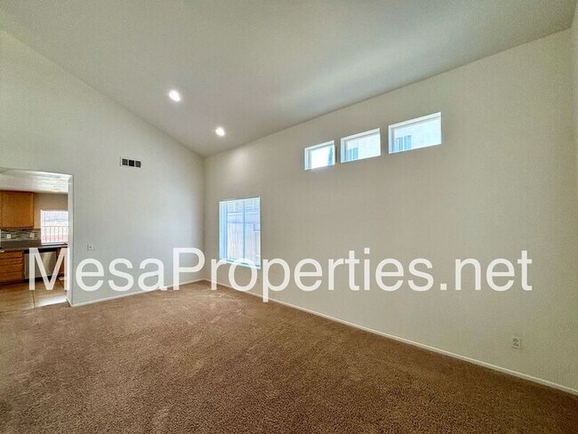 Foto del edificio - 14027 Silver Creek Way
