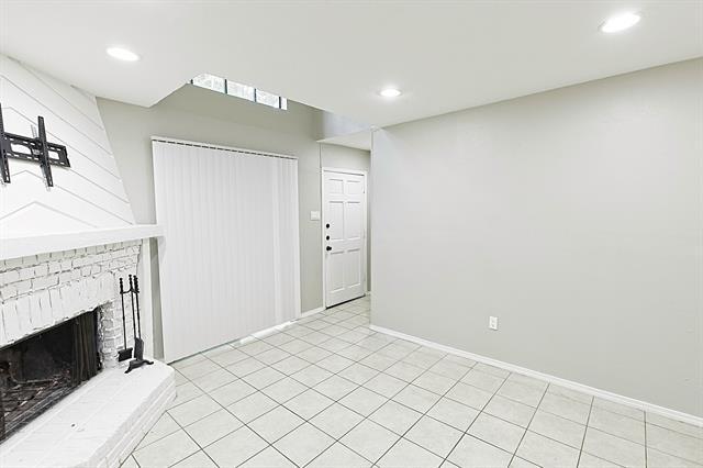 Building Photo - 889 Dublin Dr