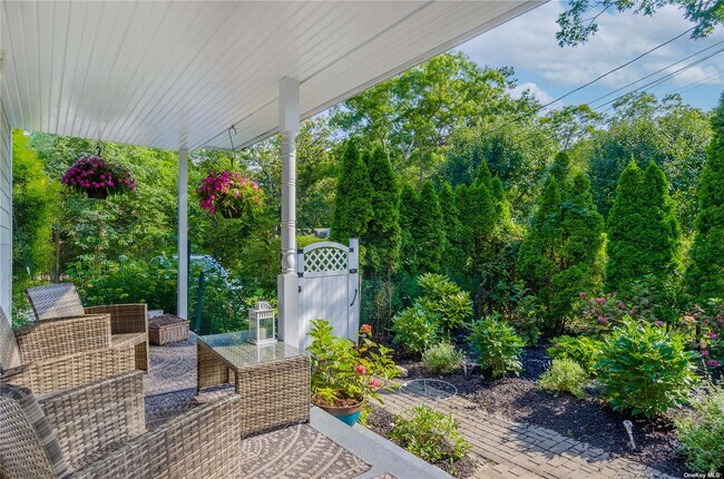 Building Photo - 50 Meeting House Rd