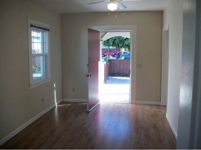 Foto del edificio - 867 Paula St