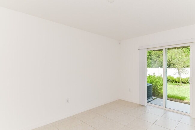 Building Photo - 8514 41st Ave E