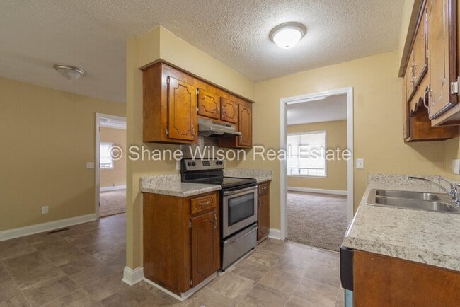 Photo - 11 Carroll Ln House