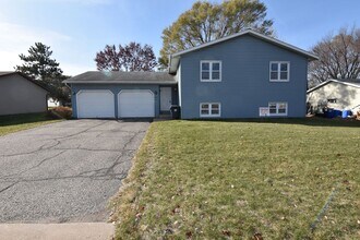 Building Photo - 1049-1051 Terrace Dr