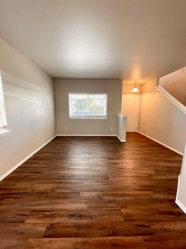 Building Photo - 61349 Elkhorn St