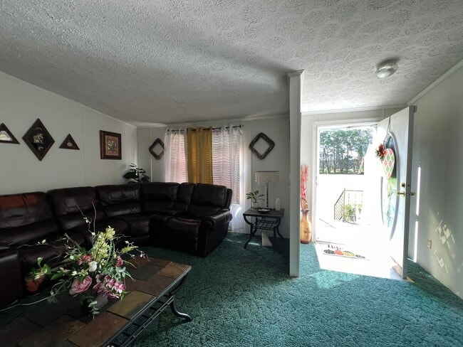 Foto del edificio - 3667 Holly Grove Rd