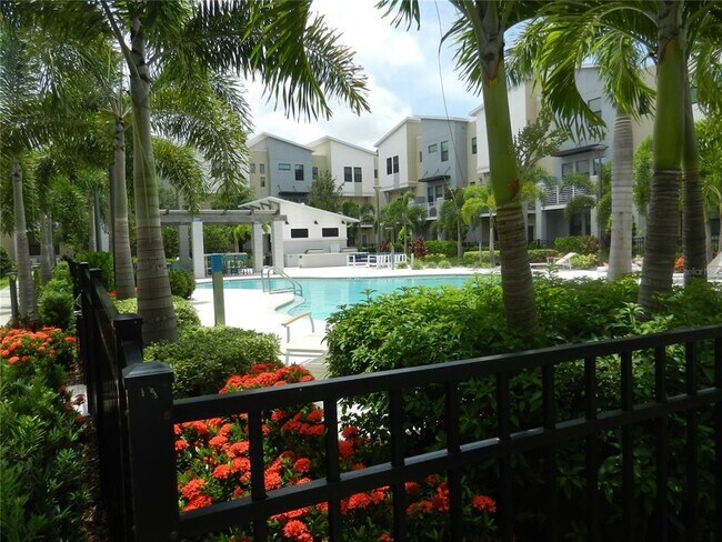 Foto del edificio - 1221 25th Ln N