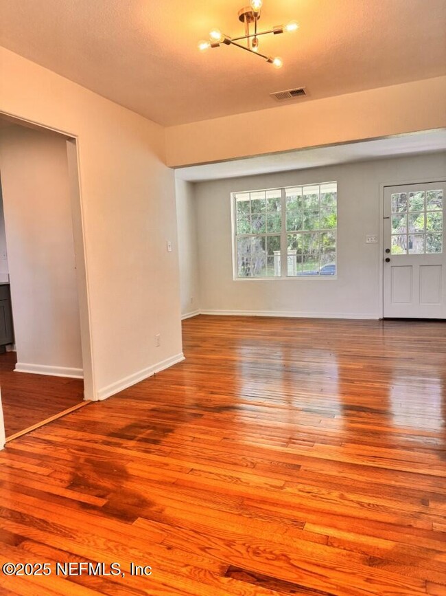Foto del edificio - 4610 Westfield Rd