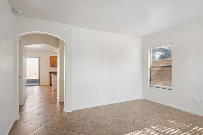 Building Photo - 3076 W Silver Creek Dr