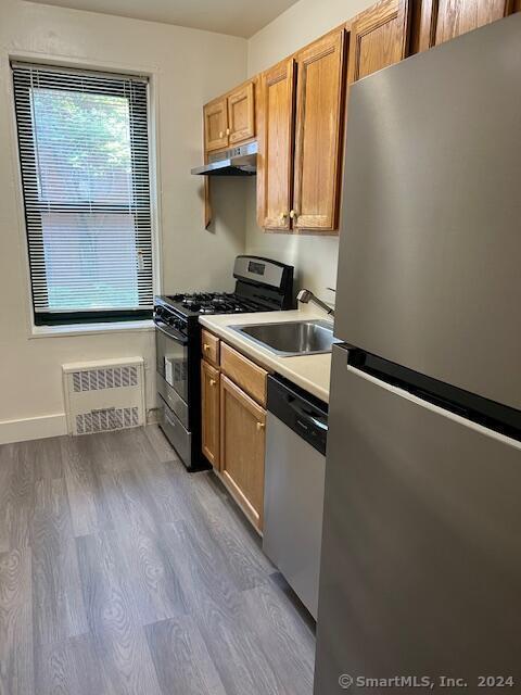 Primary Photo - 122 Hoyt St