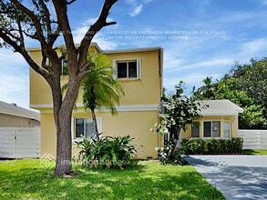 Building Photo - 14502 SW 139th Ave Cir E