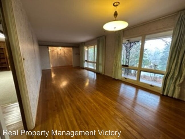 Building Photo - 3 br, 2 bath House - 3320 Sandhurst Road