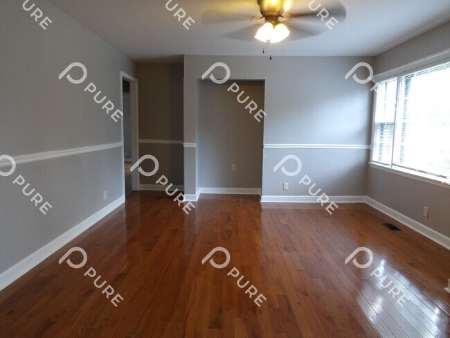 Foto del edificio - 2108 Linde St NW