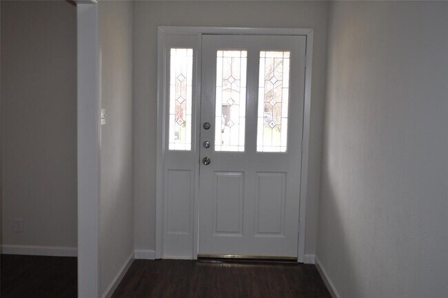 Foto del edificio - 2232 Shady Brook Dr