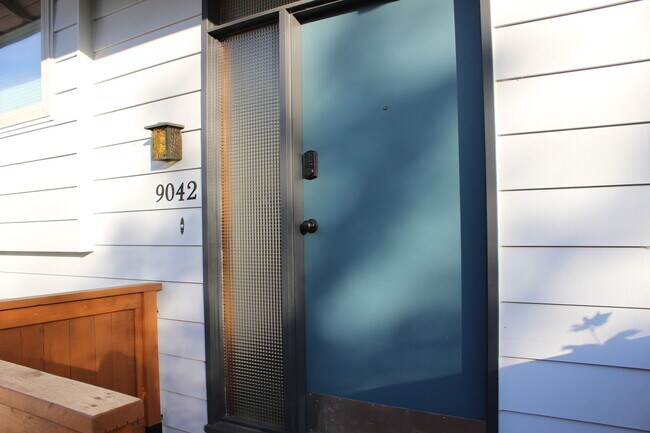 Foto del edificio - 9042 SW Monterey Pl