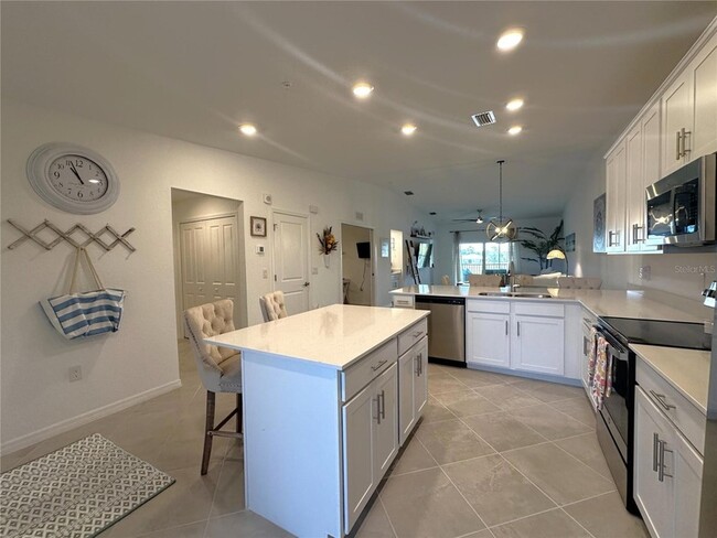 Foto del edificio - 14267 Heritage Landing Blvd