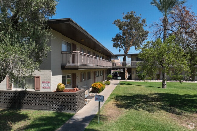 Building Photo - Camelback Properties