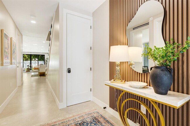 Foto del edificio - 703 SW 17th St