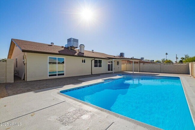 Foto del edificio - 4220 W State Ave