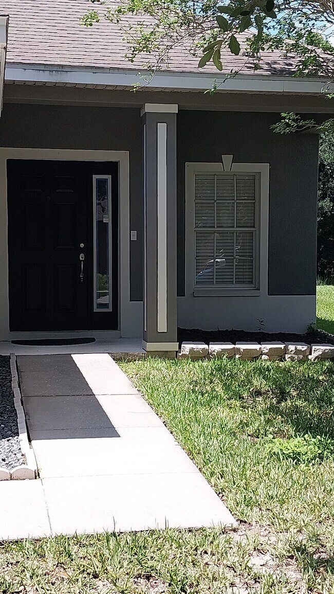 Foto del edificio - 9428 Leatherwood Ave