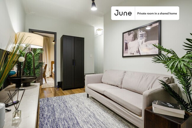 Building Photo - Room in Shared 3 bed/1 bath home in Hell's Kitchen