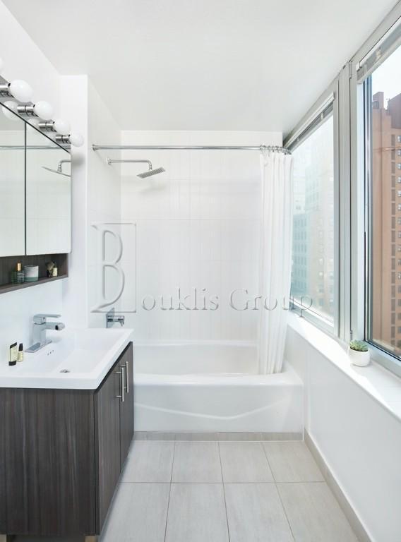 Building Photo - 2 bedroom in NEW YORK NY 10038