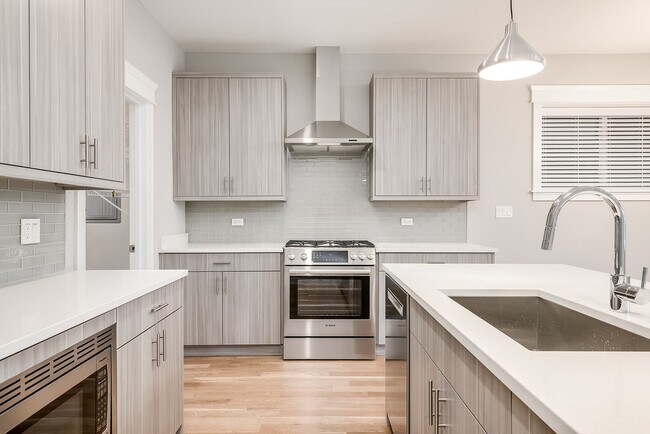 Foto del edificio - 2145 S Halsted St