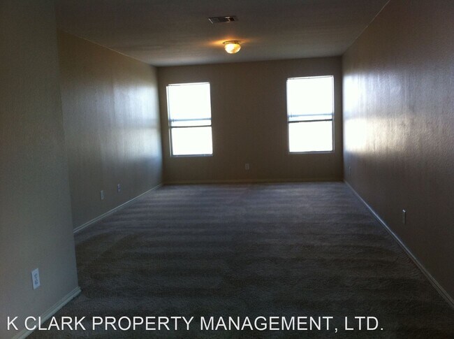 Foto del edificio - 4 br, 2.5 bath House - 120 N. WILLOW WAY