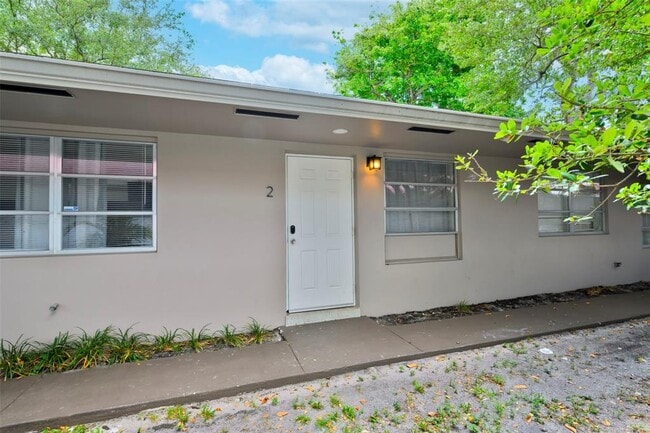 Building Photo - 1716 SW 11th Ct